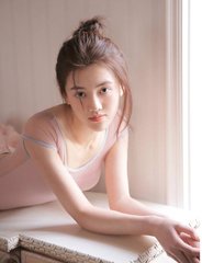 《秘书大胸奶》在线观看｜爆笑职场喜剧来袭，角色成长故事激发正向力量_: 坦诚揭露的故事，值得我们去重温吗？
