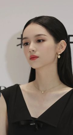 「玩弄奶头(高H)」：亲密关系中的独特表达，传递爱意的温暖艺术_: 关键时刻的反省，未来又能否赢得胜利？